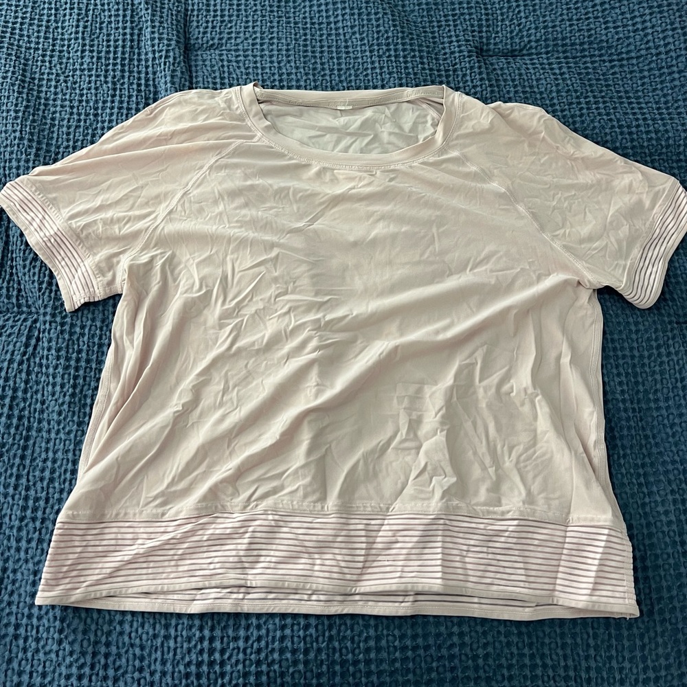 Lululemon pink crop shirt